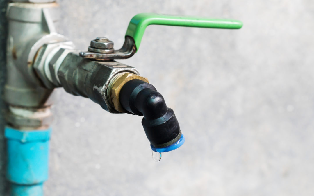 How to Fix a Leaking Faucet at the Base: Tips from Expert Plumbers