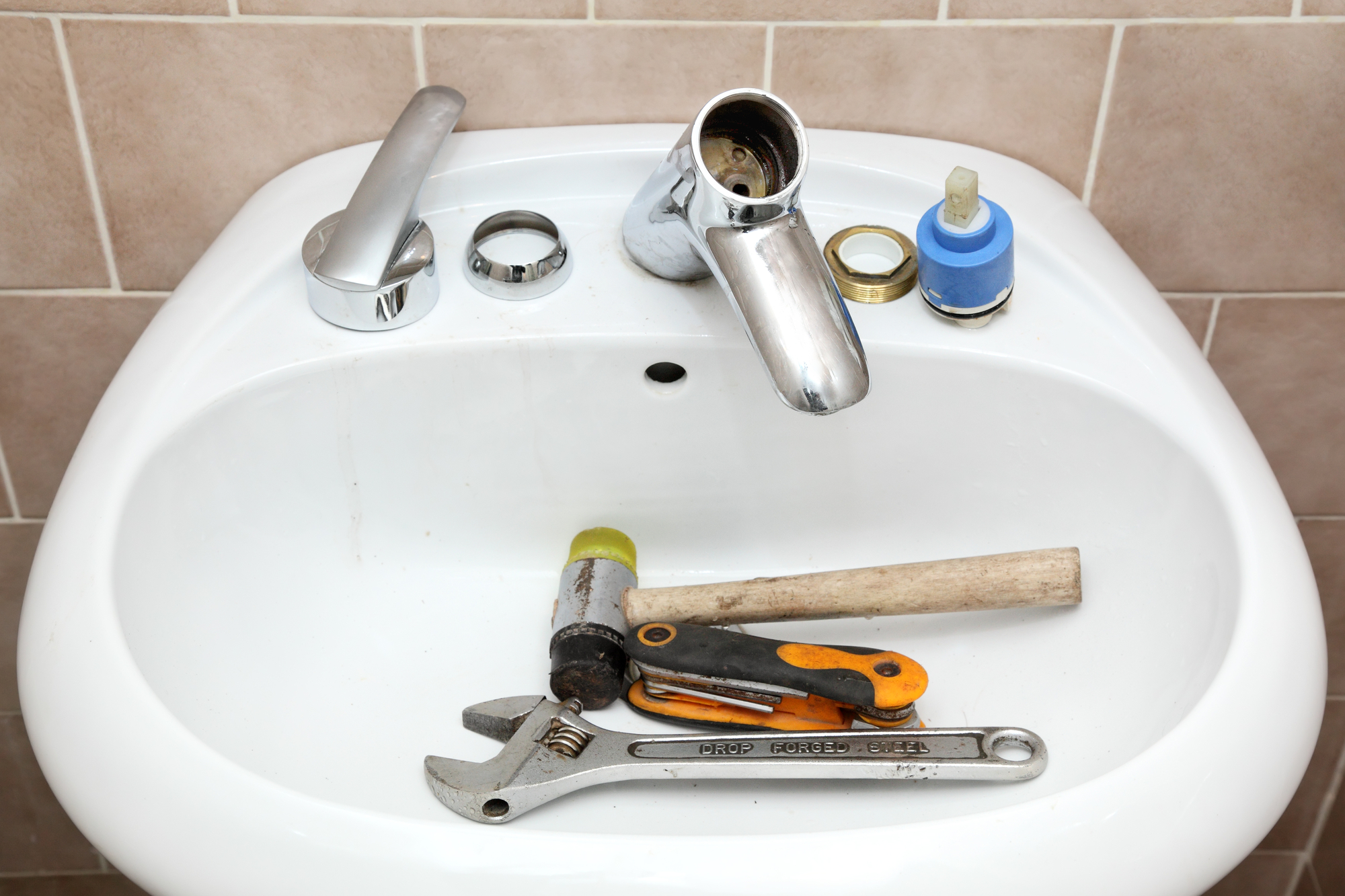 When Should you Call a Plumber to Unclog the Drain?